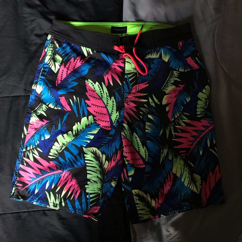 AMERICAN EAGLE Board Shorts Sz. S Neon Palm Hawaii